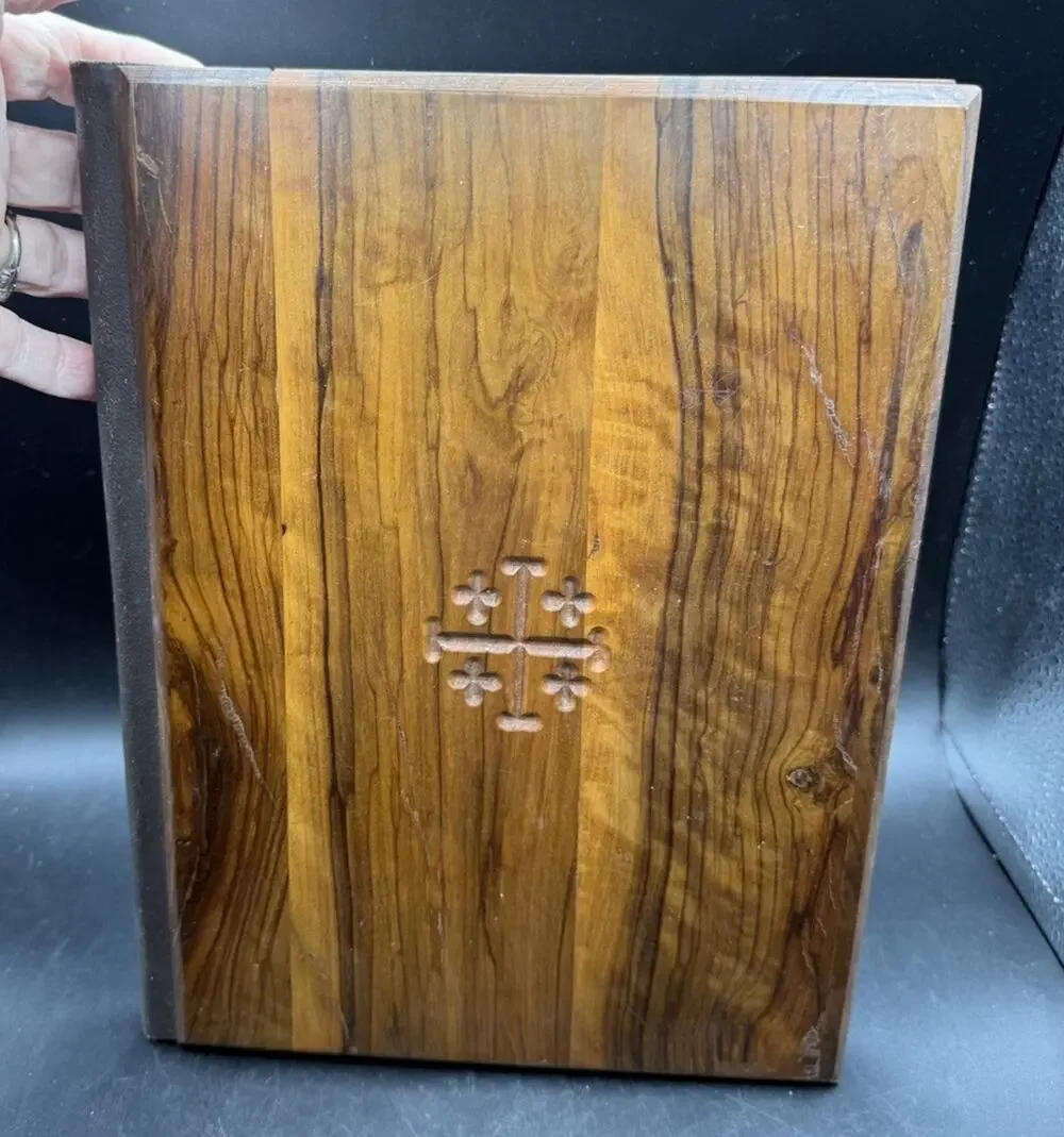 Vintage Jerusalem Olive Wood New Testament KJV Illustrated Bible Holy Land 1968